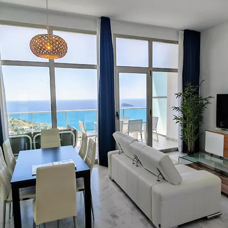 Luxury On The 41st Floor With Stunning Sea Views *