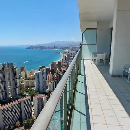 Luxury On The 41st Floor With Stunning Sea Views